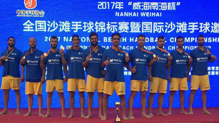 ΣΥΓΧΑΡΗΤΗΡΙΑ ΣΤΗΝ “ΧΡΥΣΗ” EΘΝΙΚΗ ΑΝΔΡΩΝ BEACH HANDBALL